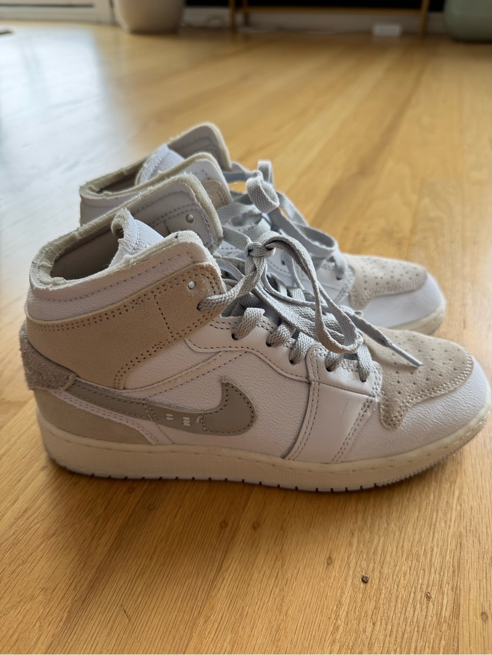 Nike Air Jordan 1 Mid SE Craft Big Kids' Shoes White-Tech Grey-Sail